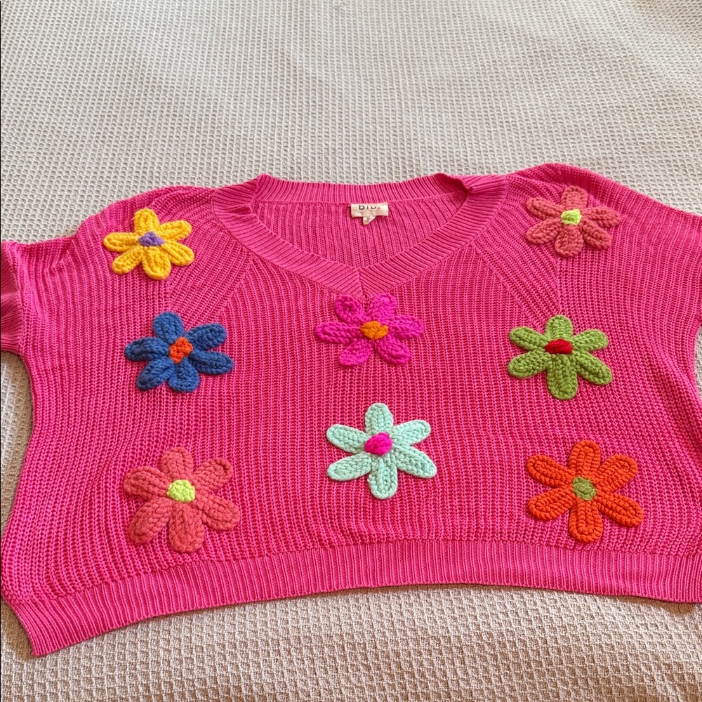 Bibi short sleeve floral sweater 🌲